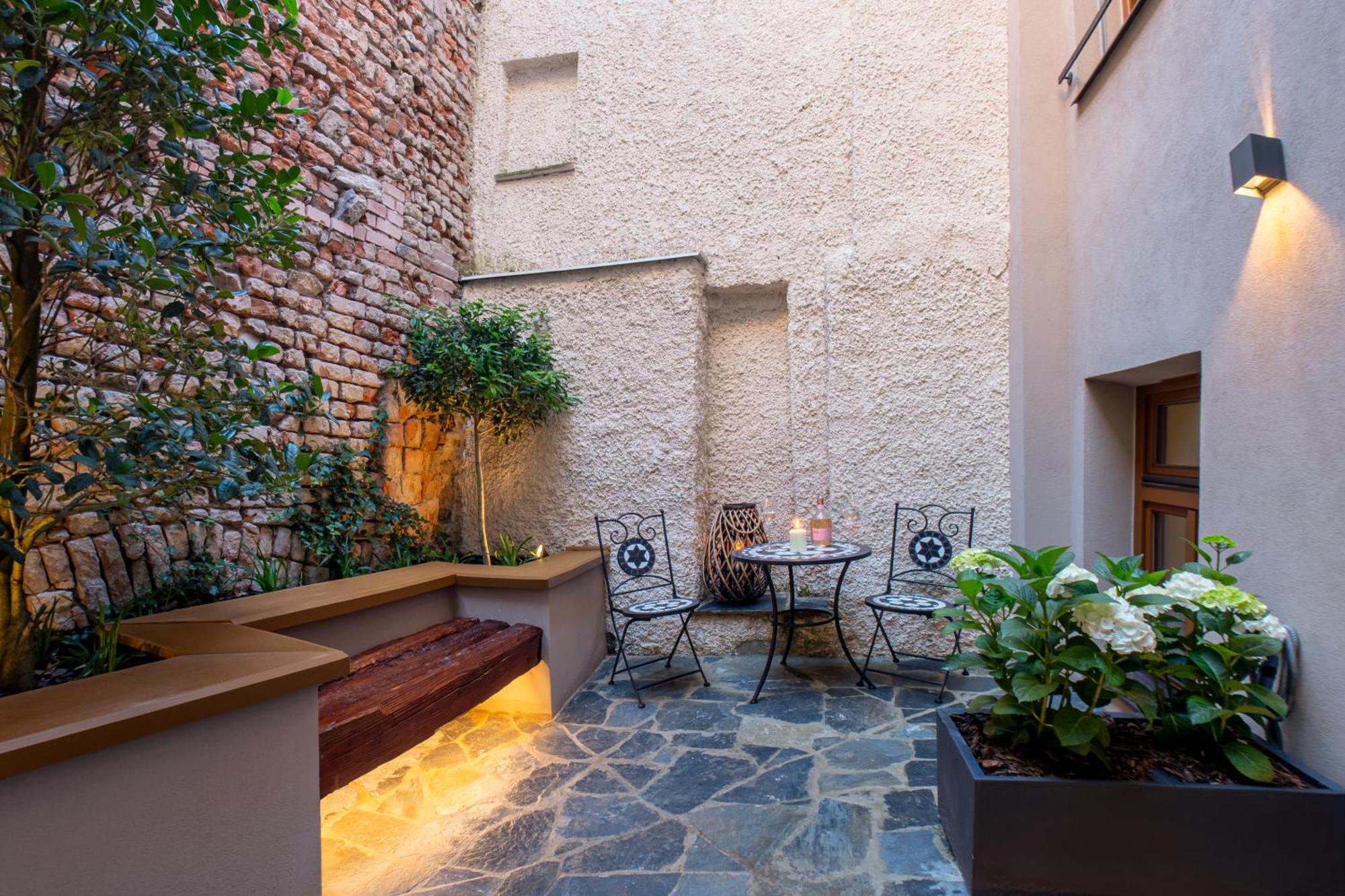 White Wolf Boutique Apartments オロモウツ エクステリア 写真