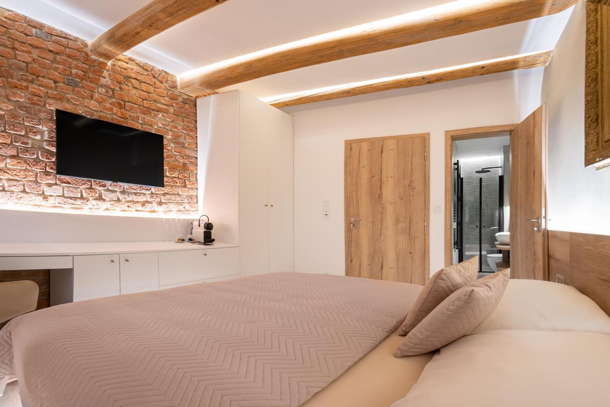 White Wolf Boutique Apartments オロモウツ エクステリア 写真